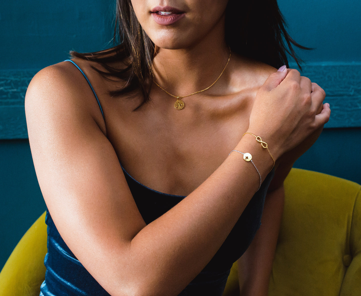 Eudora - Cross Disc Charm - Bracelet